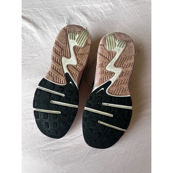 Nike Women’s Air Max Excee Sneaker - Picture 7 of 7